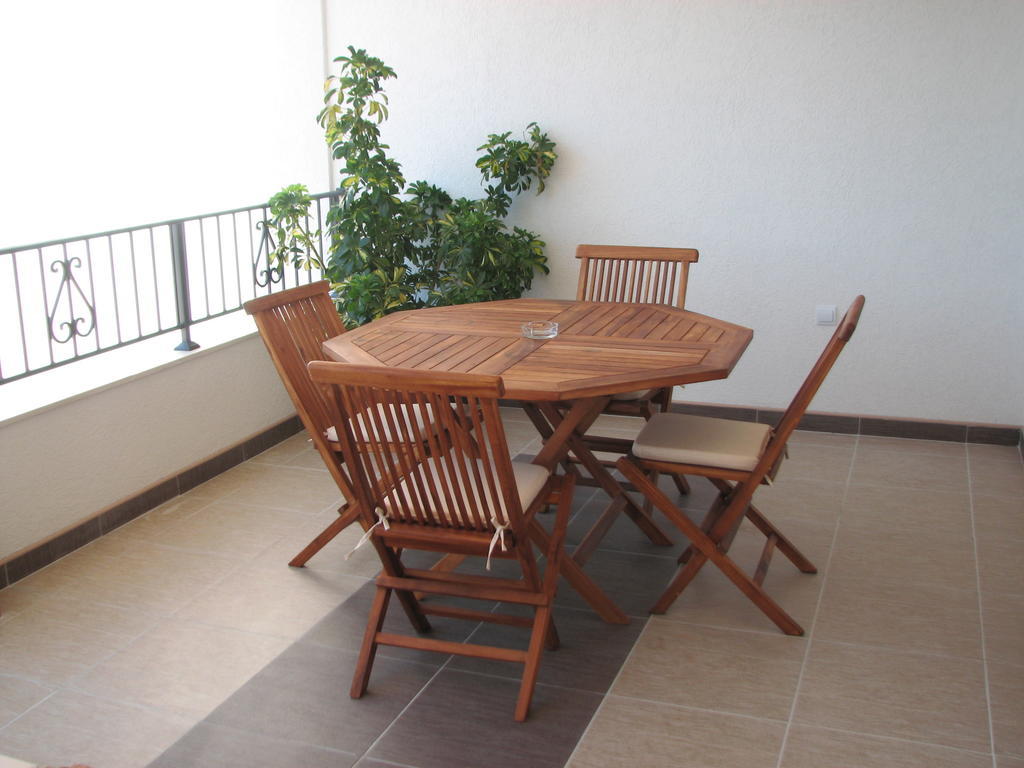 Apartments Leut Свети Стефан Стая снимка