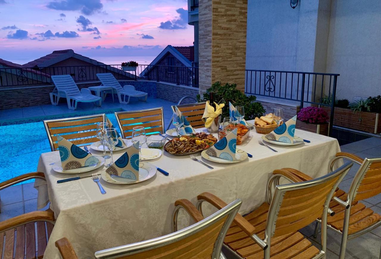 Apartments Leut Свети Стефан Екстериор снимка